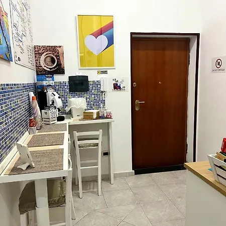 Appartement Modern In Napoli, Balcony Naples