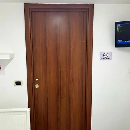 Appartement Modern In Napoli, Balcony Naples